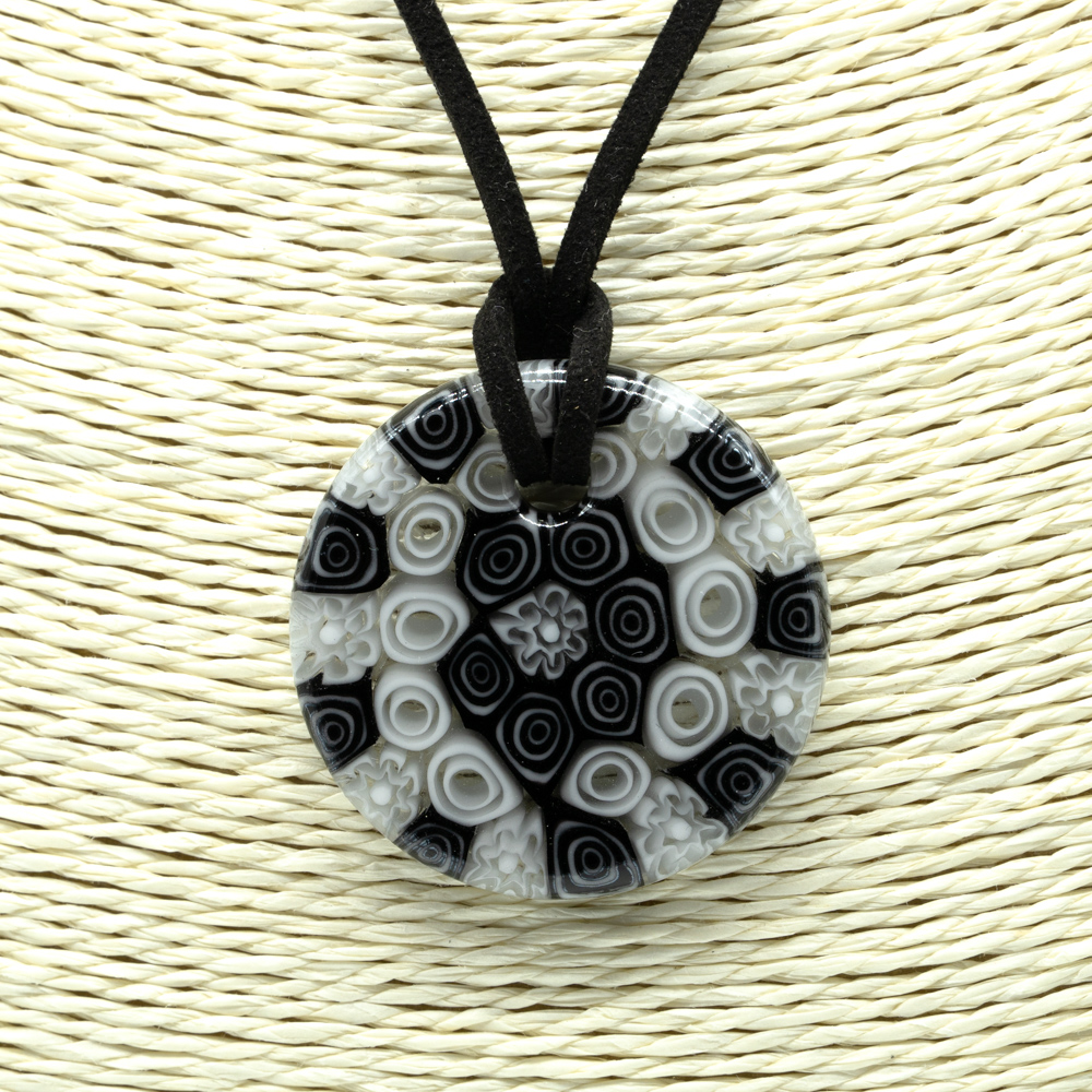 SMALL BLACK AND WHITE PENDANT